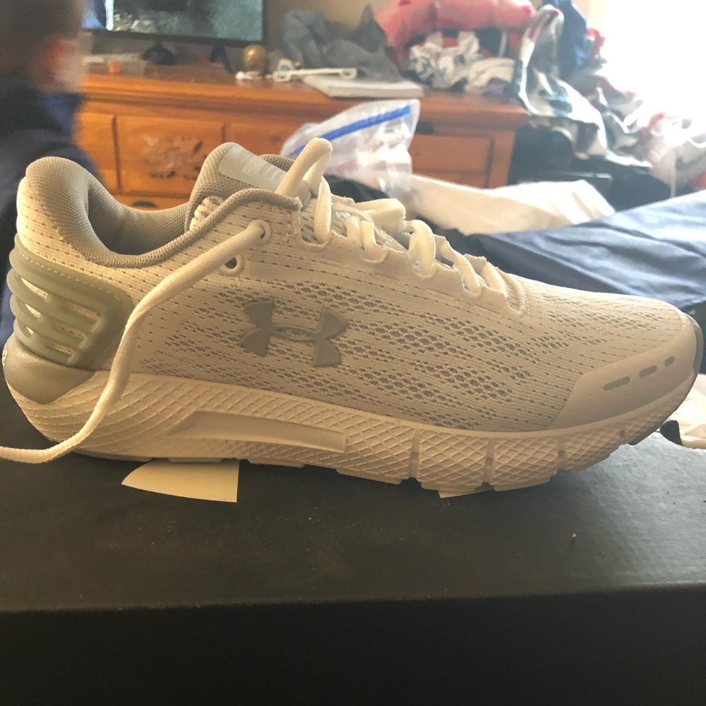 Brand new under armor shoes